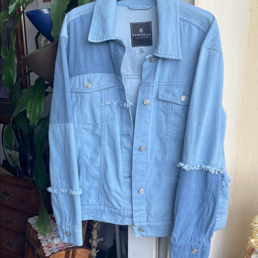 Bagatelle Women's Two-Tone Blue Denim Jacket
